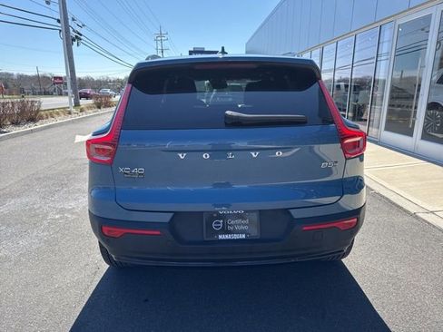 Certified 2025 Volvo XC40 B5 Plus image 4