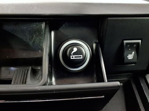 Used 2009 Chrysler 300 C image 22