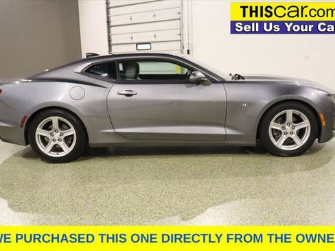 Used 2022 Chevrolet Camaro LT RWD image 9