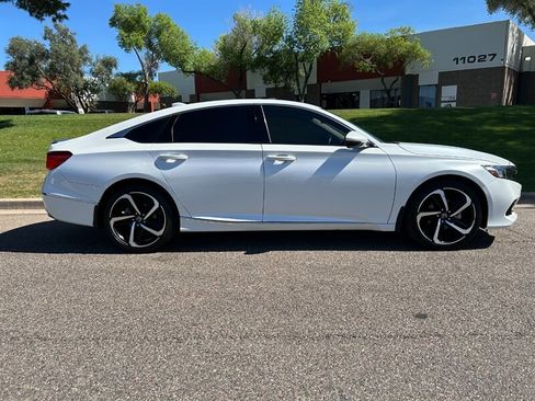 Used 2022 Honda Accord EX-L image 2