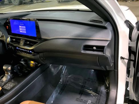 Certified 2024 Lexus UX 250h Premium image 18