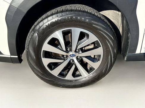 Used 2024 Subaru Outback Premium AWD/4WD image 41