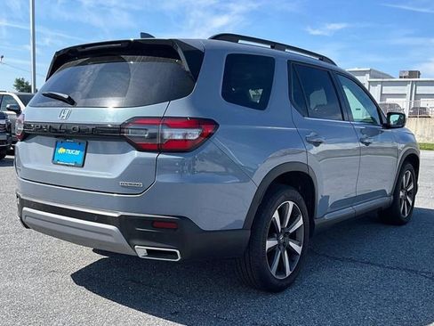 Used 2024 Honda Pilot Touring image 5