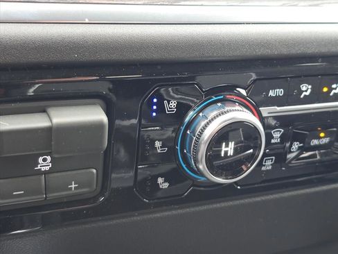 New 2026 GMC Sierra 2500 SLT w/ SLT Premium Package image 14