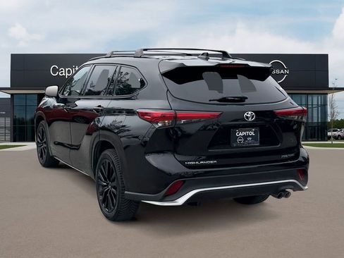 Used 2023 Toyota Highlander L image 7