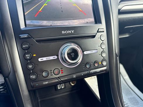 Used 2019 Ford Fusion Titanium image 29