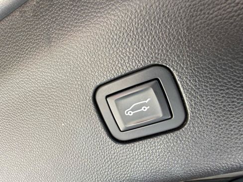 Used 2018 Buick Enclave Premium FWD image 30