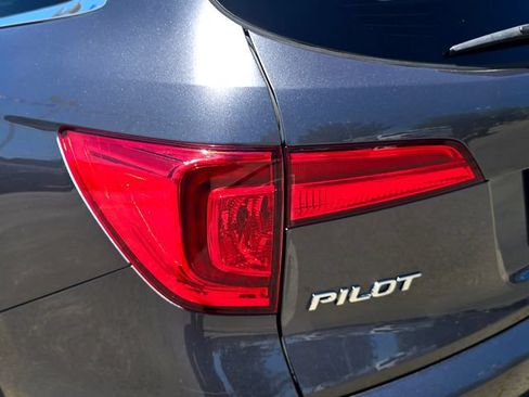 Used 2017 Honda Pilot Elite image 33