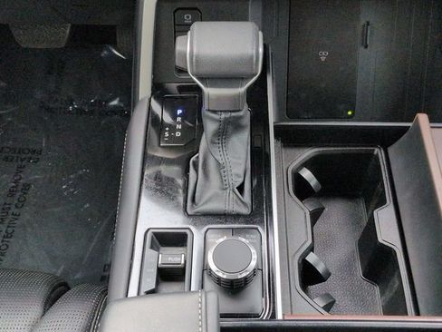 Used 2025 Toyota Sequoia Capstone AWD/4WD image 19
