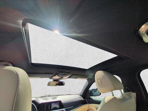 Used 2020 BMW 330i Sedan w/ Convenience Package RWD image 18