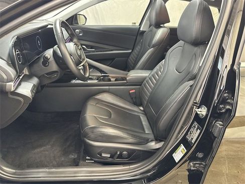 Used 2024 Hyundai Elantra Limited image 10