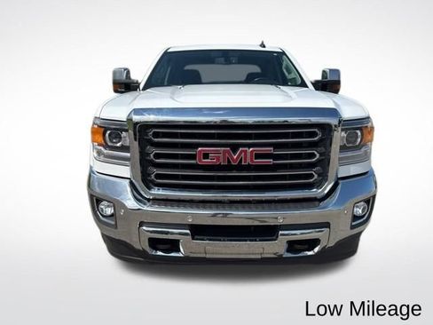 Used 2016 GMC Sierra 2500 SLT w/ Duramax Plus Package AWD/4WD image 9