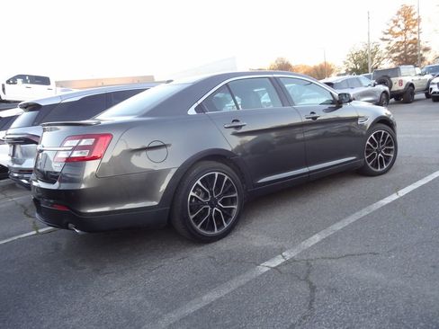 Used 2018 Ford Taurus SEL w/ Equipment Group 201A image 3