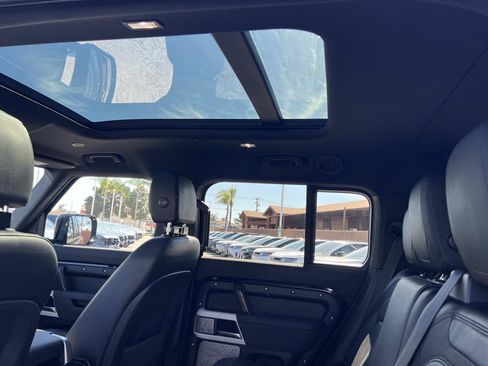 Used 2023 Land Rover Defender 130 X-Dynamic SE image 27