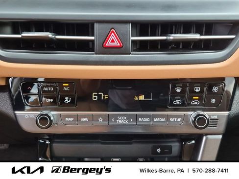 Certified 2024 Kia Seltos SX w/ SX Sunroof Package AWD/4WD image 21