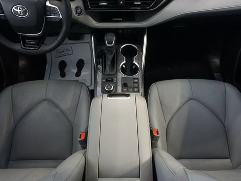 Used 2023 Toyota Highlander Limited AWD/4WD image 33