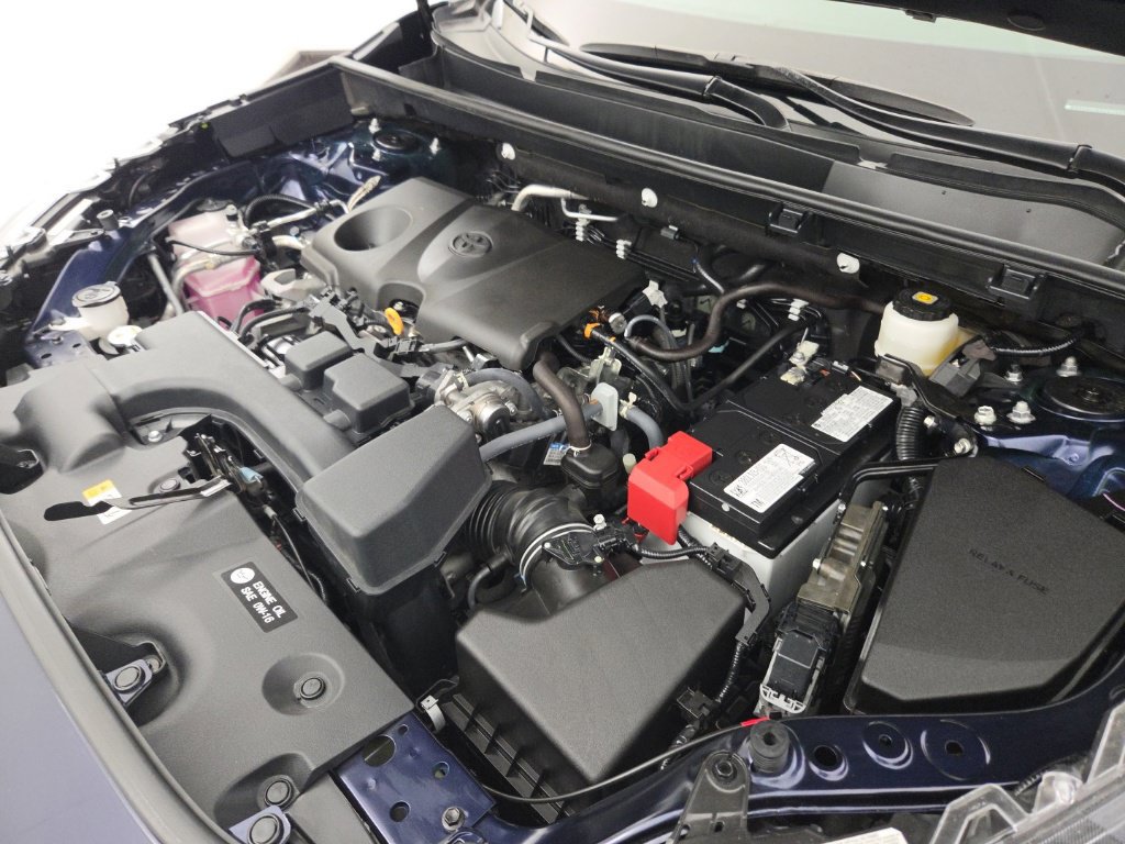 Used 2025 Toyota RAV4 XLE AWD/4WD image 40