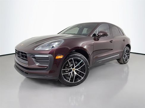 Certified 2026 Porsche Macan AWD/4WD image 1