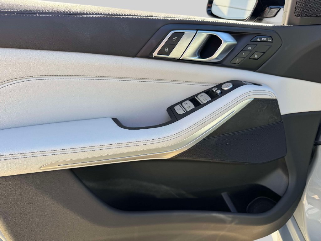 Certified 2024 BMW X7 xDrive40i w/ Dynamic Handling Package AWD/4WD image 19