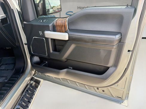 Used 2020 Ford F150 Lariat w/ Equipment Group 502A Luxury AWD/4WD image 33