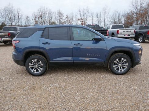 New 2026 Chevrolet Equinox LT image 2