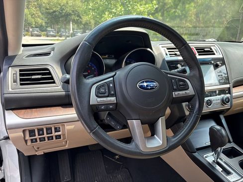 Used 2017 Subaru Outback 3.6R Limited AWD/4WD image 10