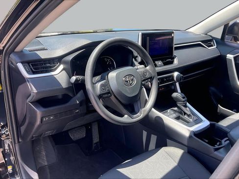 Used 2025 Toyota RAV4 XLE w/ Convenience Package FWD image 18