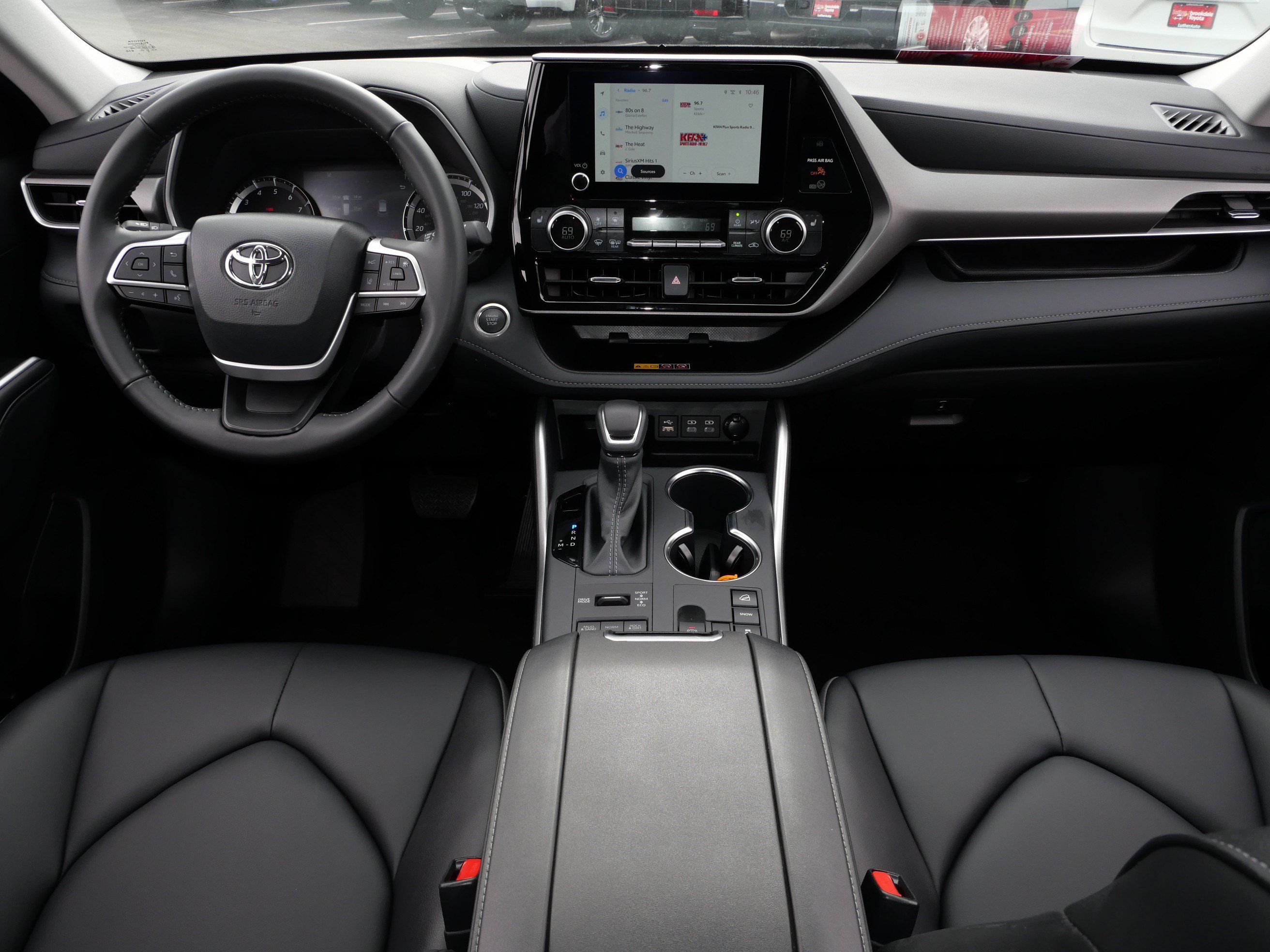 Certified 2026 Toyota Highlander XLE AWD/4WD image 10