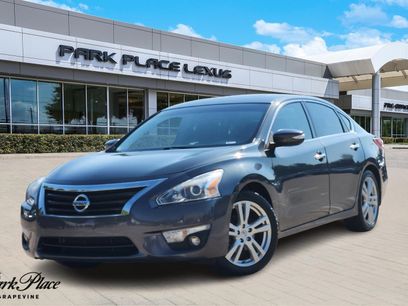 Used 2013 Nissan Altima 3.5 SL w/ Technology Pkg