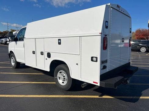 New 2025 Chevrolet Express 3500 w/ Power Convenience Package image 4