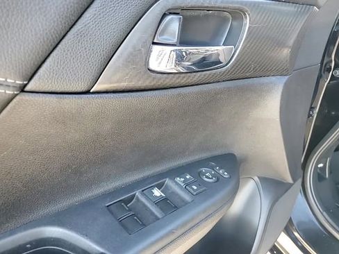 Used 2017 Honda Accord Sport image 13