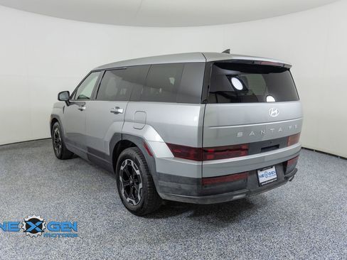 Used 2024 Hyundai Santa Fe SE AWD/4WD image 5