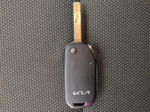 Used 2024 Kia Forte LXS w/ LXS Technology Package image 32