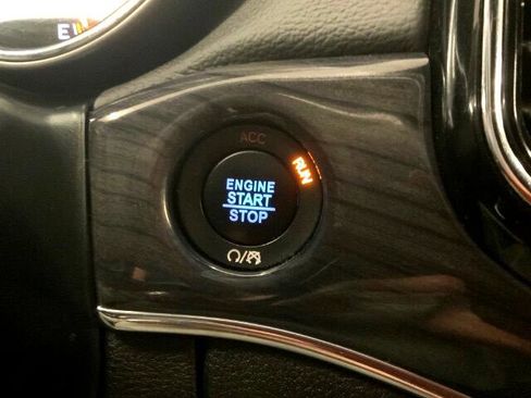 Used 2019 Jeep Grand Cherokee Overland image 22