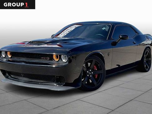 Used 2018 Dodge Challenger SRT Hellcat image 1