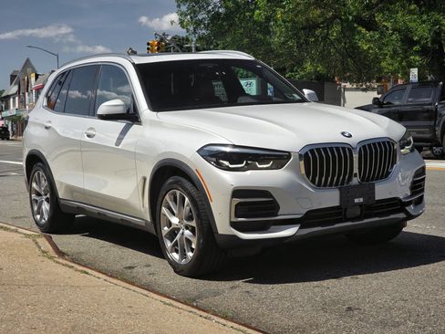 Used 2022 BMW X5 xDrive40i AWD/4WD image 4