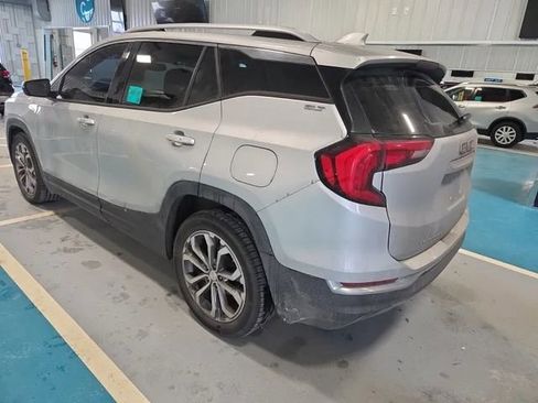 Used 2019 GMC Terrain SLT image 2