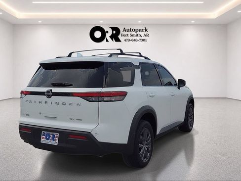 Used 2024 Nissan Pathfinder SV AWD/4WD image 5