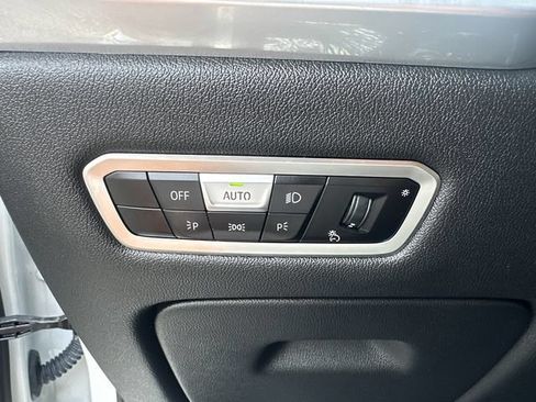 Used 2023 BMW X7 xDrive40i w/ Premium Package AWD/4WD image 31