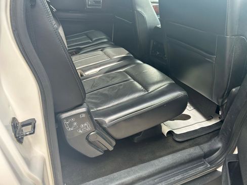 Used 2017 Lincoln Navigator L Select AWD/4WD image 11