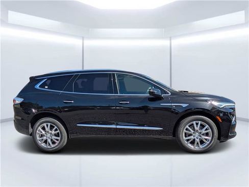 Used 2022 Buick Enclave Premium w/ Surround and Sites Package FWD image 2