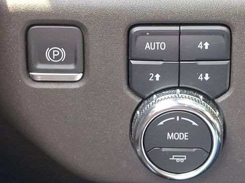 Used 2024 GMC Sierra 1500 SLT w/ SLT Convenience Package AWD/4WD image 23