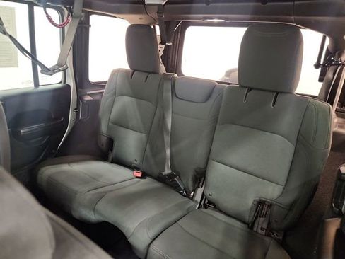 Used 2018 Jeep Wrangler Unlimited Sport S image 25