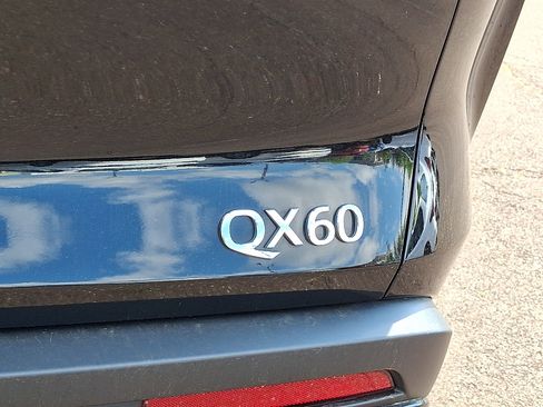 Certified 2025 INFINITI QX60 Luxe AWD/4WD image 35
