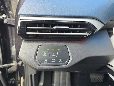 Used 2023 Volkswagen ID.4 Pro S image 33