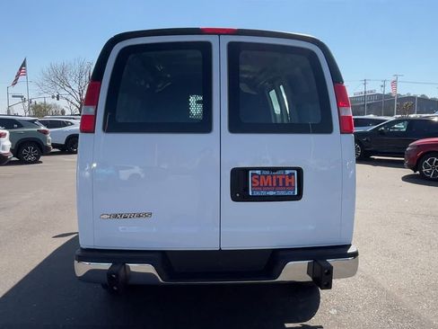 Used 2024 Chevrolet Express 2500 Work Van 3D Cargo Van w/ Driver Convenience Package image 6