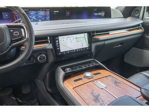 Used 2025 Lincoln Navigator Black Label AWD/4WD image 26