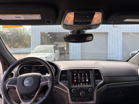 Used 2017 Jeep Grand Cherokee Limited image 7