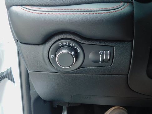 Used 2025 Dodge Durango R/T image 38