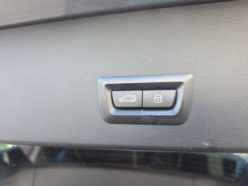 Used 2025 BMW X3 xDrive30i w/ Premium Package image 9